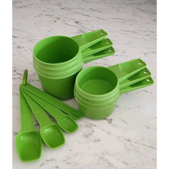 Vintage Tupperware Apple Green Nesting Measuring Cups & Measuring Spoons Retro - Picture 3 of 6